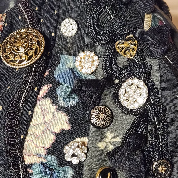 Chic Black Embellished Crossbody Bag - Picture 9 of 9